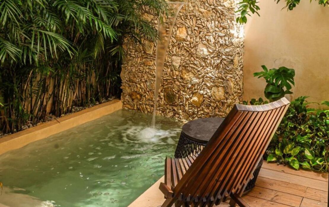 Adoro Hotel Boutique