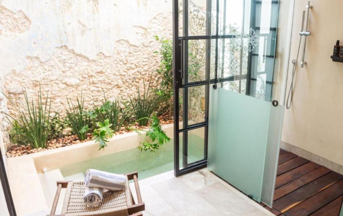 Adoro Hotel Boutique