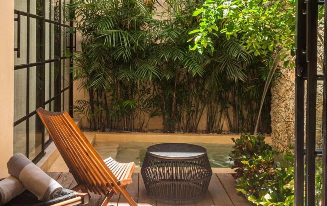 Adoro Hotel Boutique