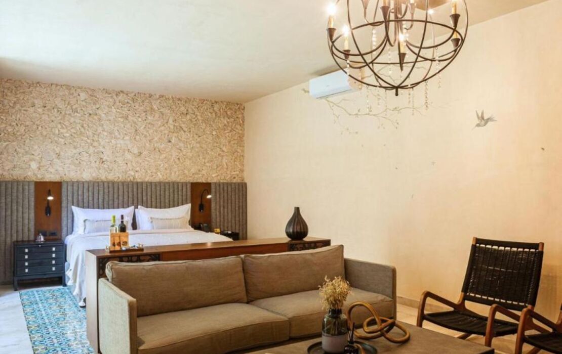 Adoro Hotel Boutique