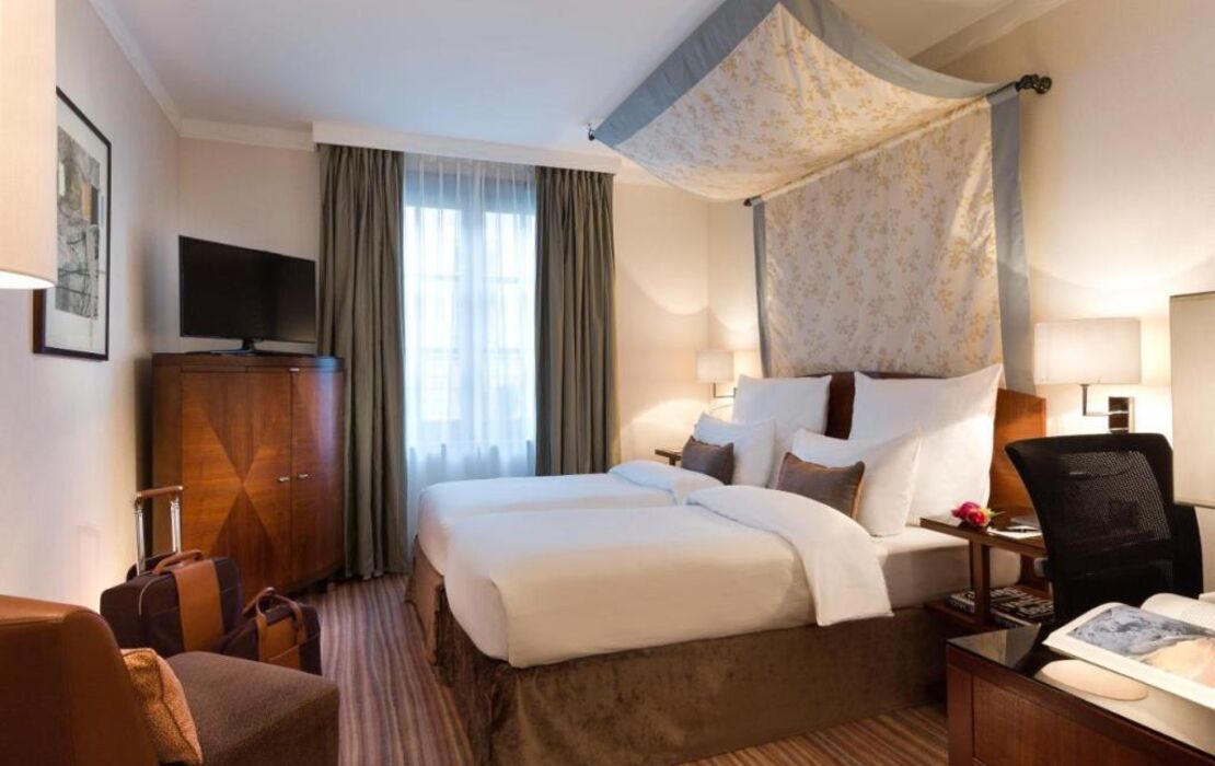 Warwick Grand-Place Brussels