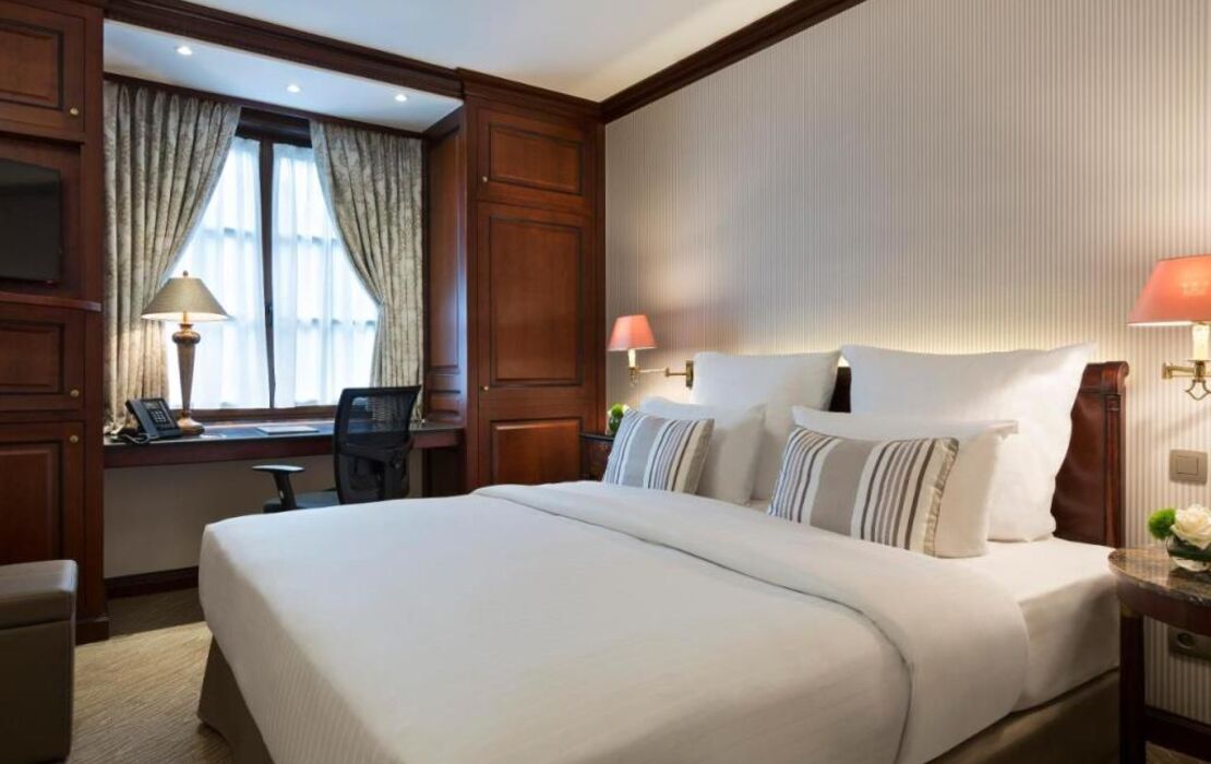 Warwick Grand-Place Brussels