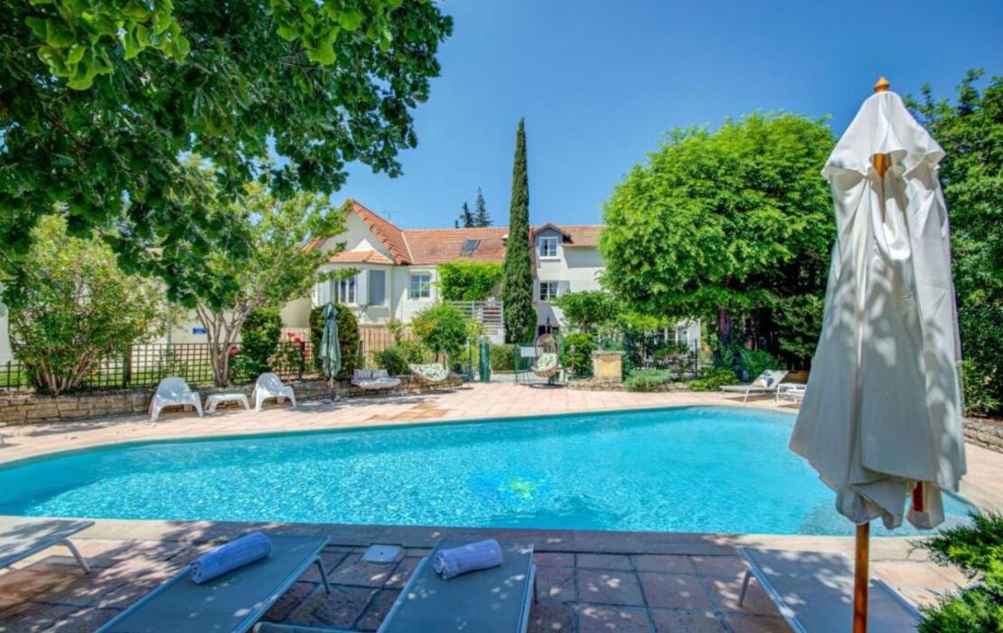 Logis Hotel Le Blason de Provence