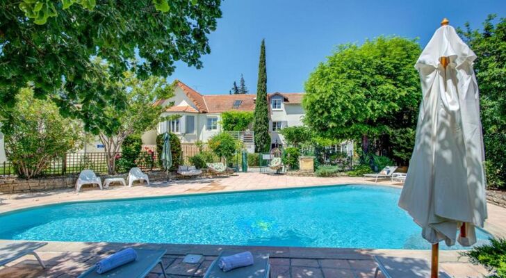 Logis Hotel Le Blason de Provence