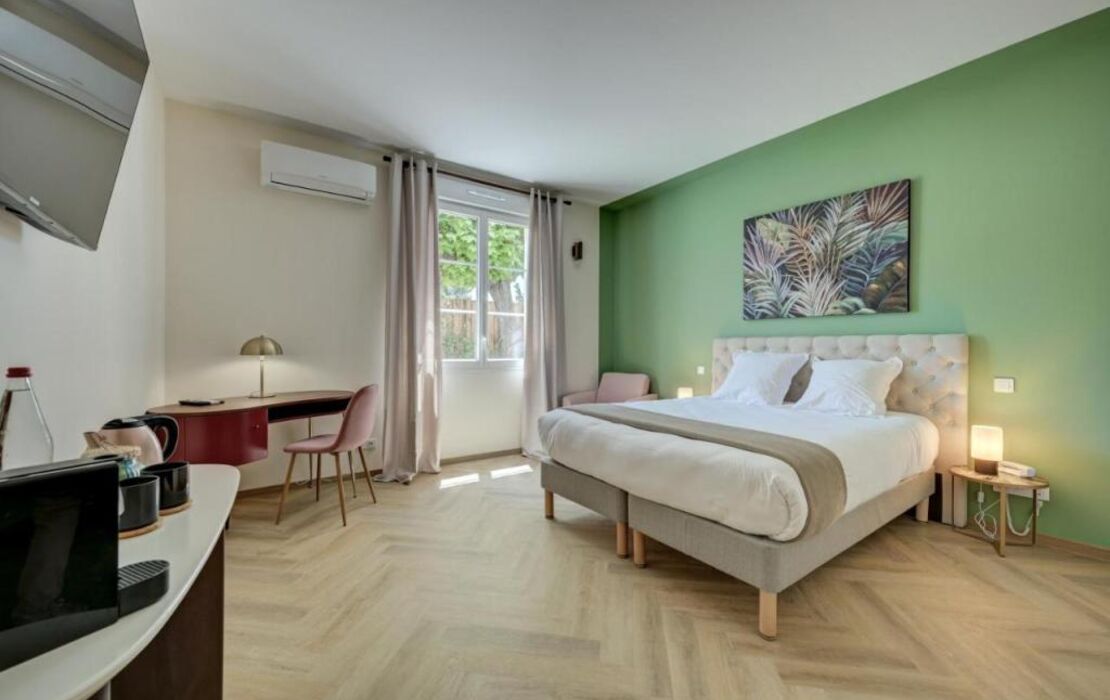 Logis Hotel Le Blason de Provence