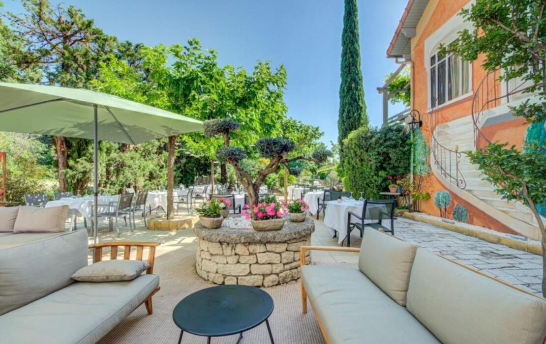 Logis Hotel Le Blason de Provence