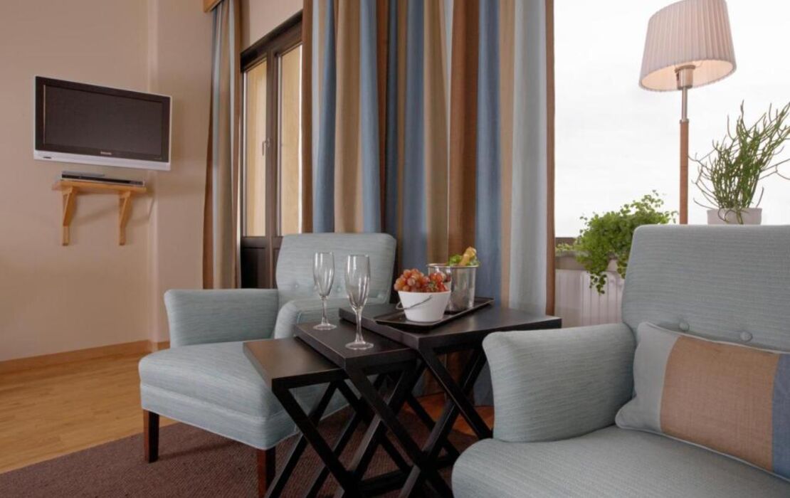 Home Hotel Wellington