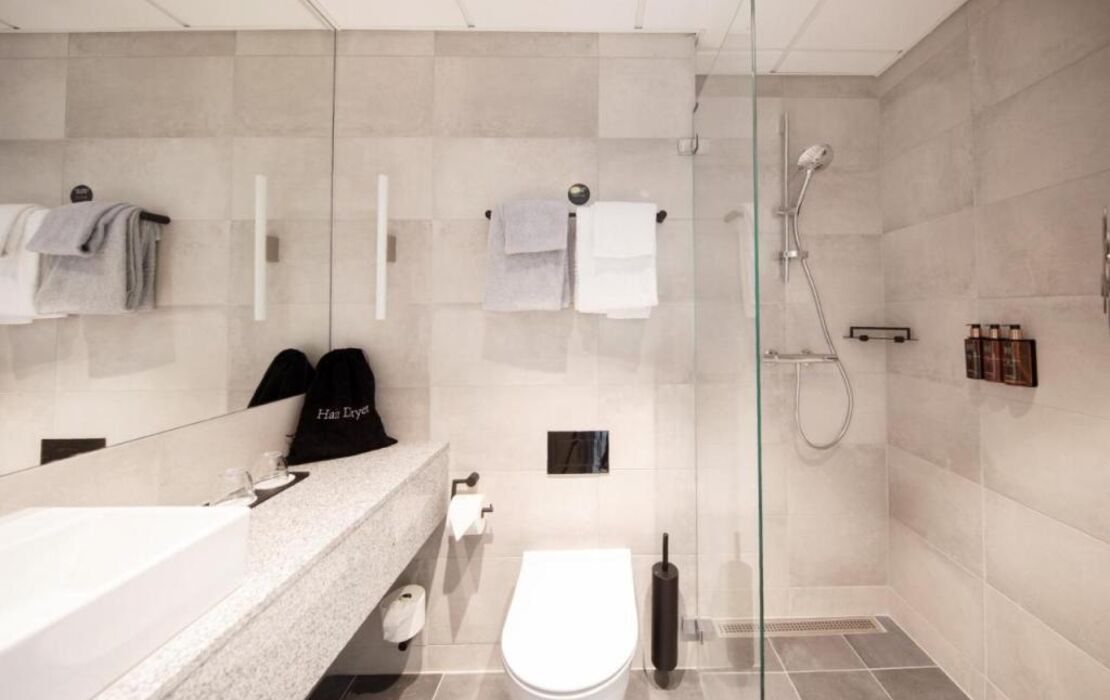 Clarion Hotel The Hub