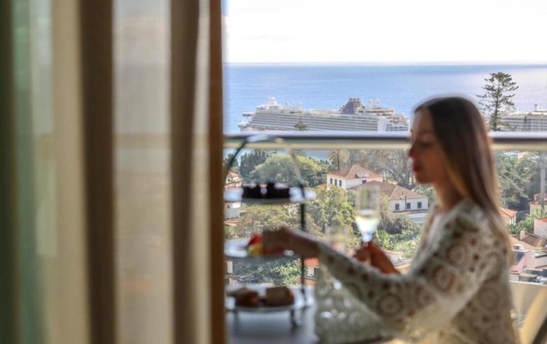 The Views Baia - Adults Only