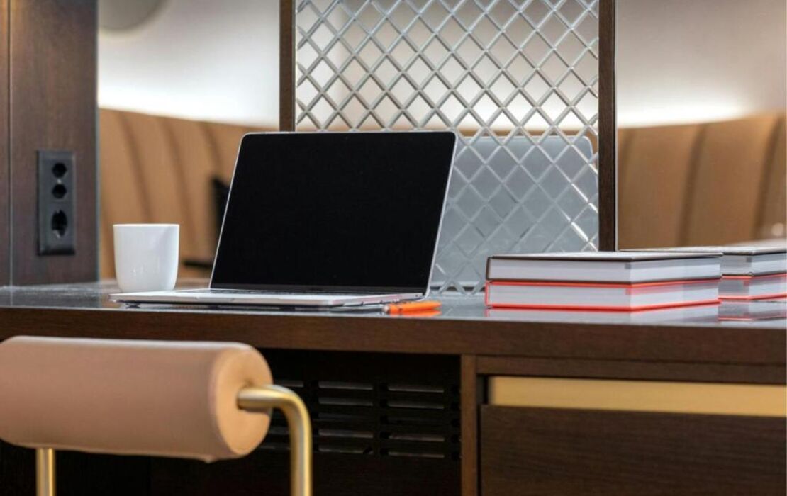 Neues Schloss Privat Hotel Zurich, Autograph Collection