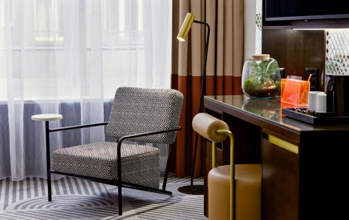 Neues Schloss Privat Hotel Zurich, Autograph Collection