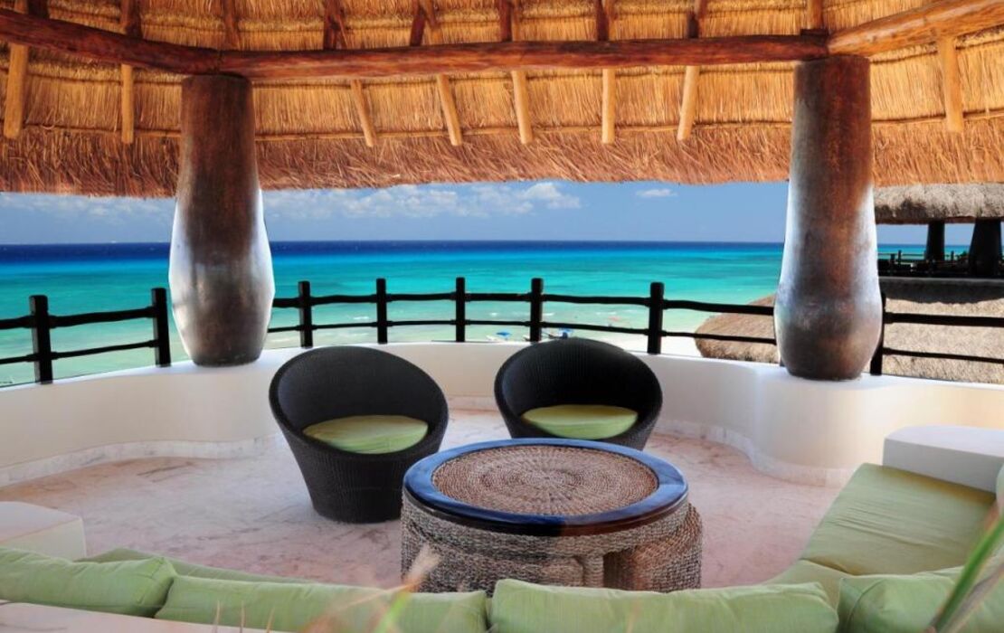 El Taj Oceanfront and Beachside Condo Hotel