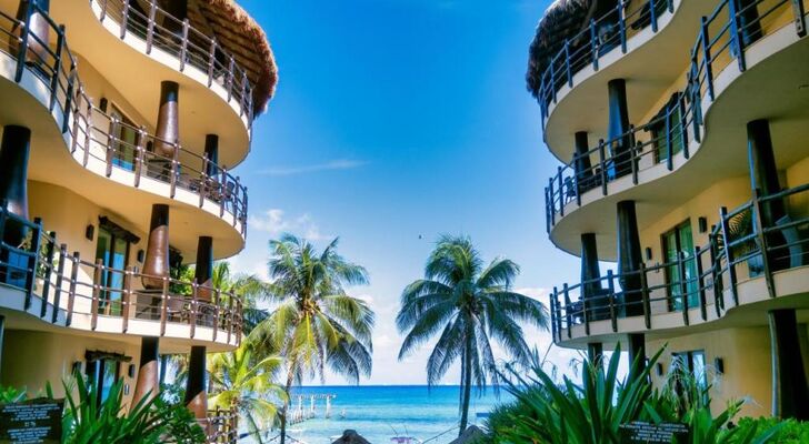 El Taj Oceanfront and Beachside Condo Hotel