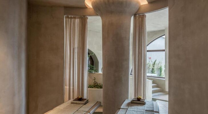 Acro Suites - A Wellbeing Resort