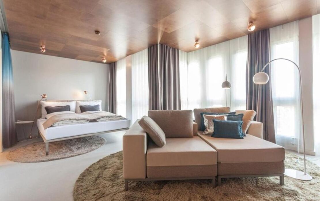 EMA House Hotel Suites