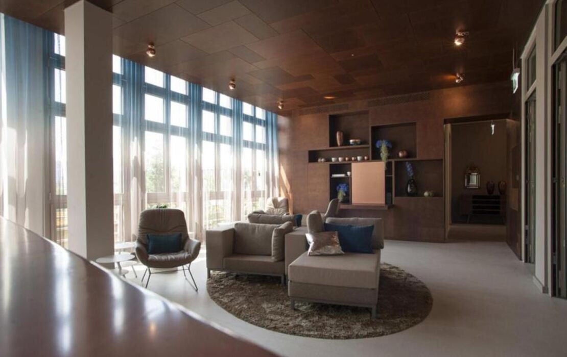 EMA House Hotel Suites