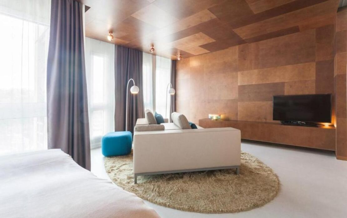 EMA House Hotel Suites