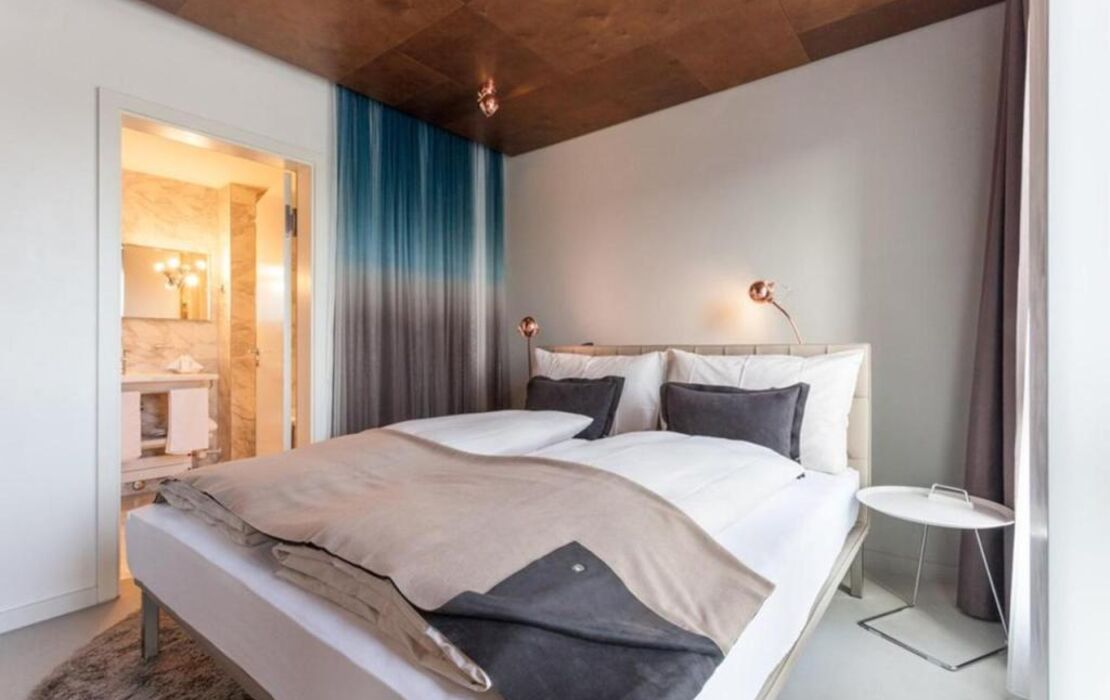 EMA House Hotel Suites