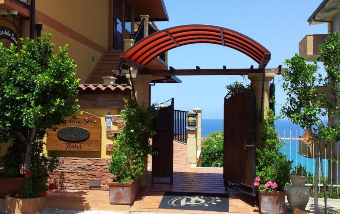 Hotel Rocca Della Sena