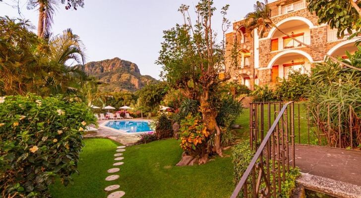 Posada del Tepozteco - Hotel & Gallery