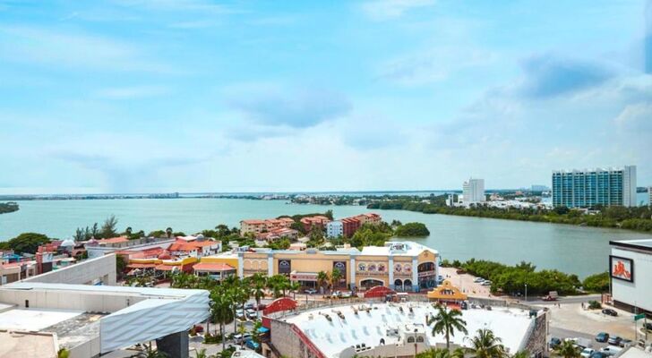 Aloft Cancun