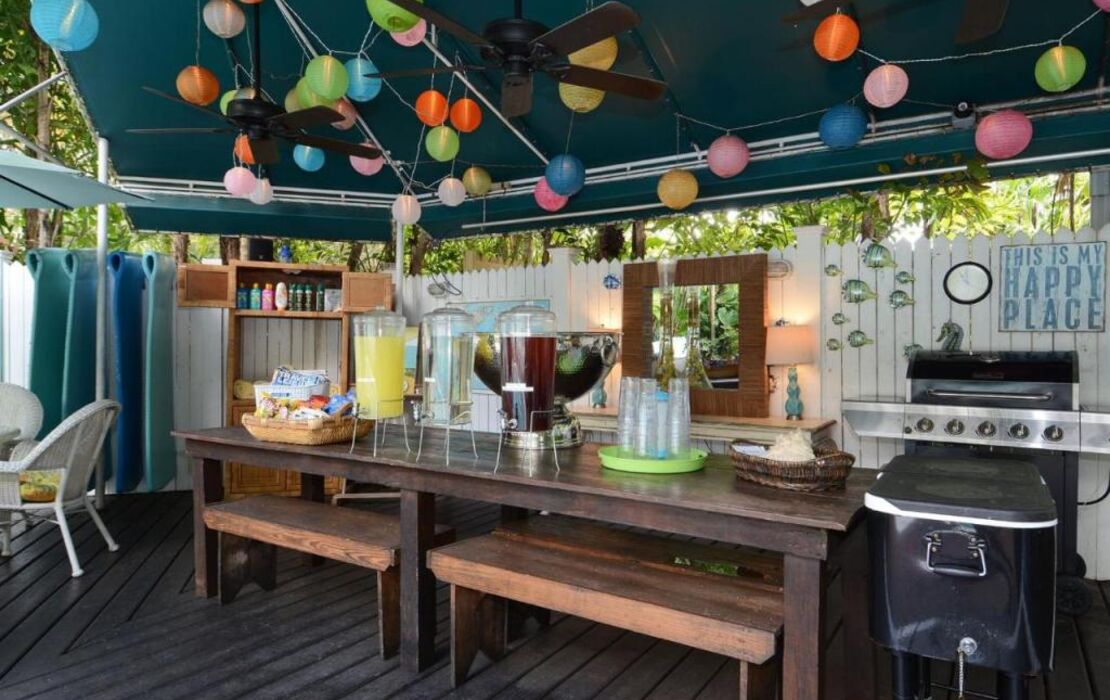 Pineapple Point Guesthouse & Resort - Gay Men's Resort