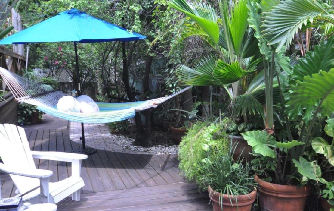 Pineapple Point Guesthouse & Resort - Gay Men's Resort