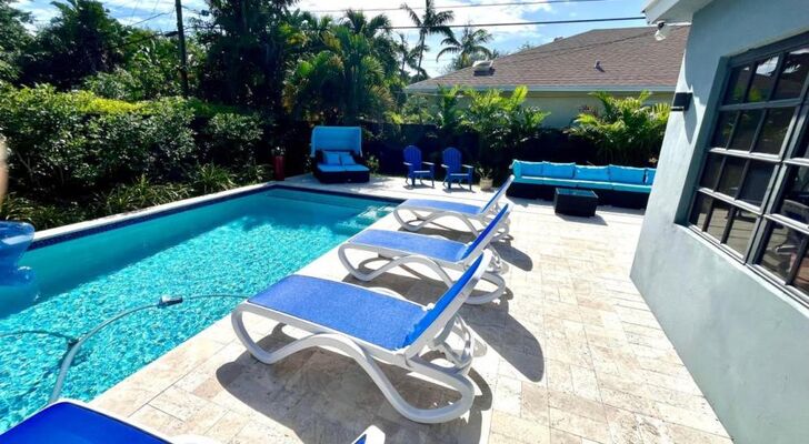 POOLSIDE MANOR - Men Only Clothing-Optional