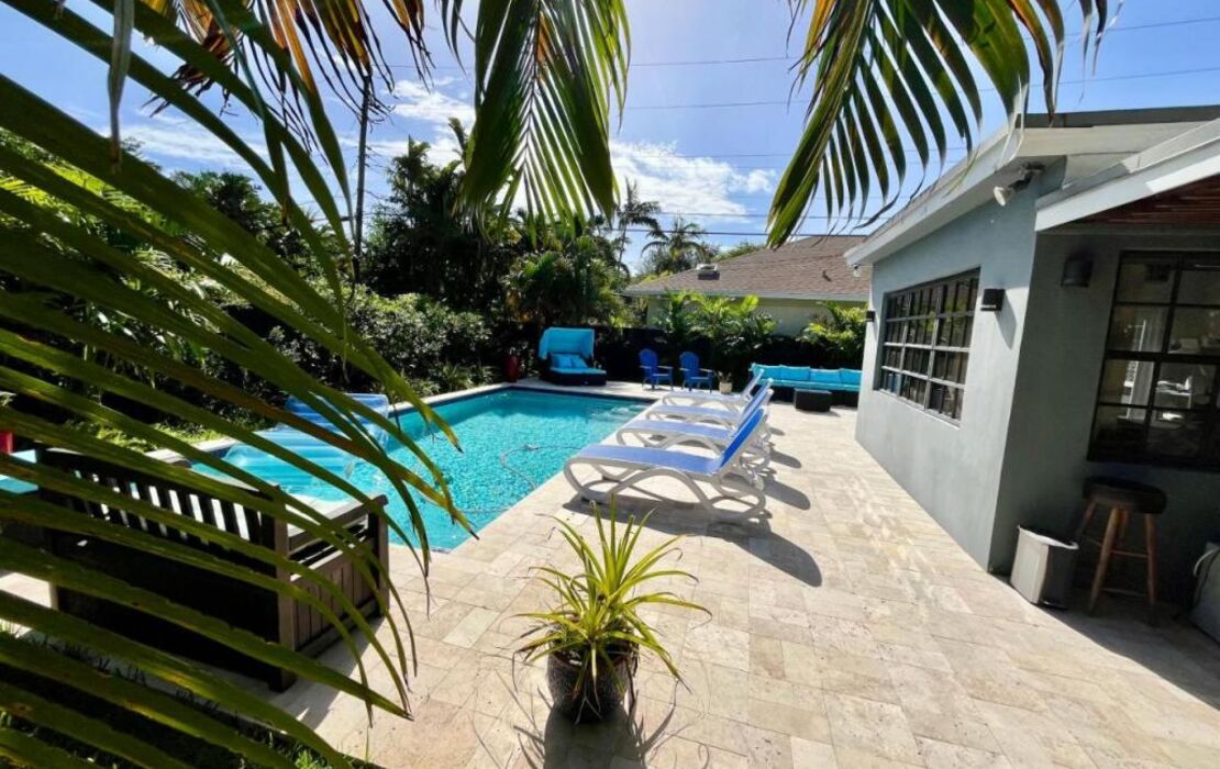 POOLSIDE MANOR - Men Only Clothing-Optional