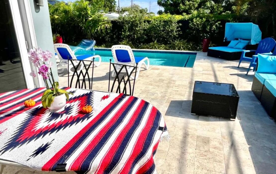 POOLSIDE MANOR - Men Only Clothing-Optional