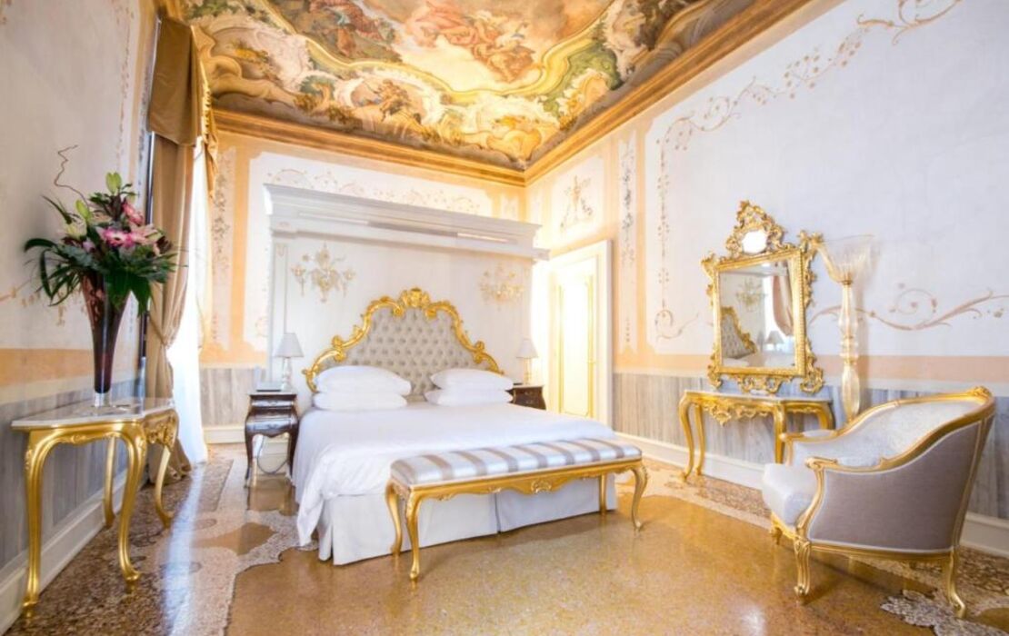 Ca' Bonfadini Historic Experience