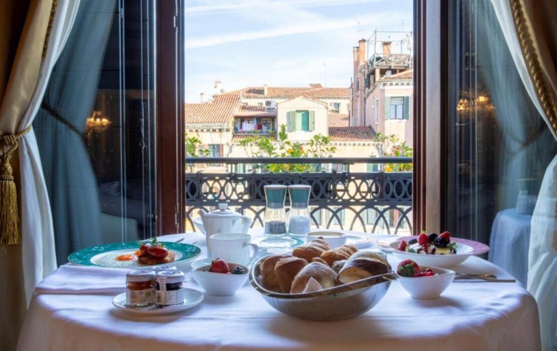Ca' Bonfadini Historic Experience