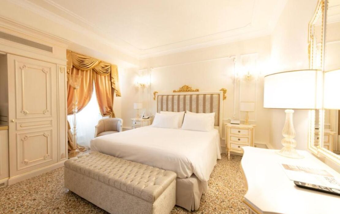 Ca' Bonfadini Historic Experience
