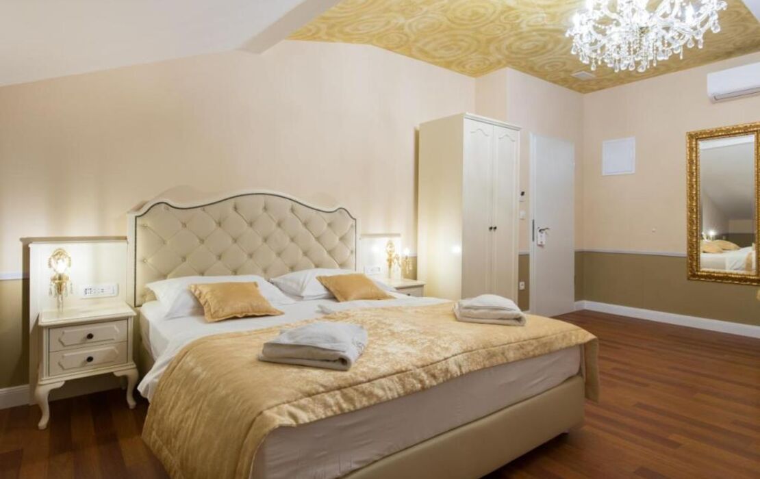 Central Square Heritage Hotel