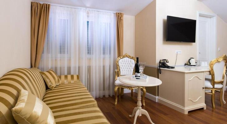 Central Square Heritage Hotel