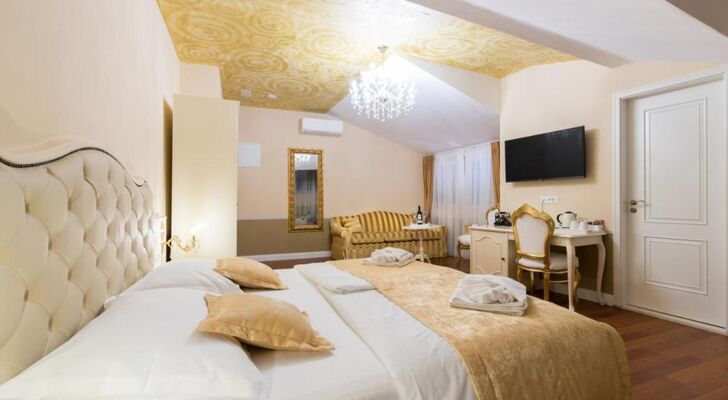 Central Square Heritage Hotel