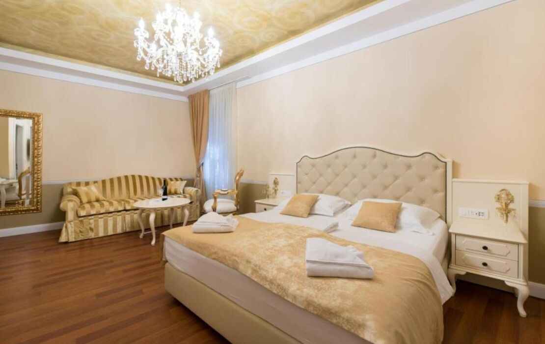 Central Square Heritage Hotel