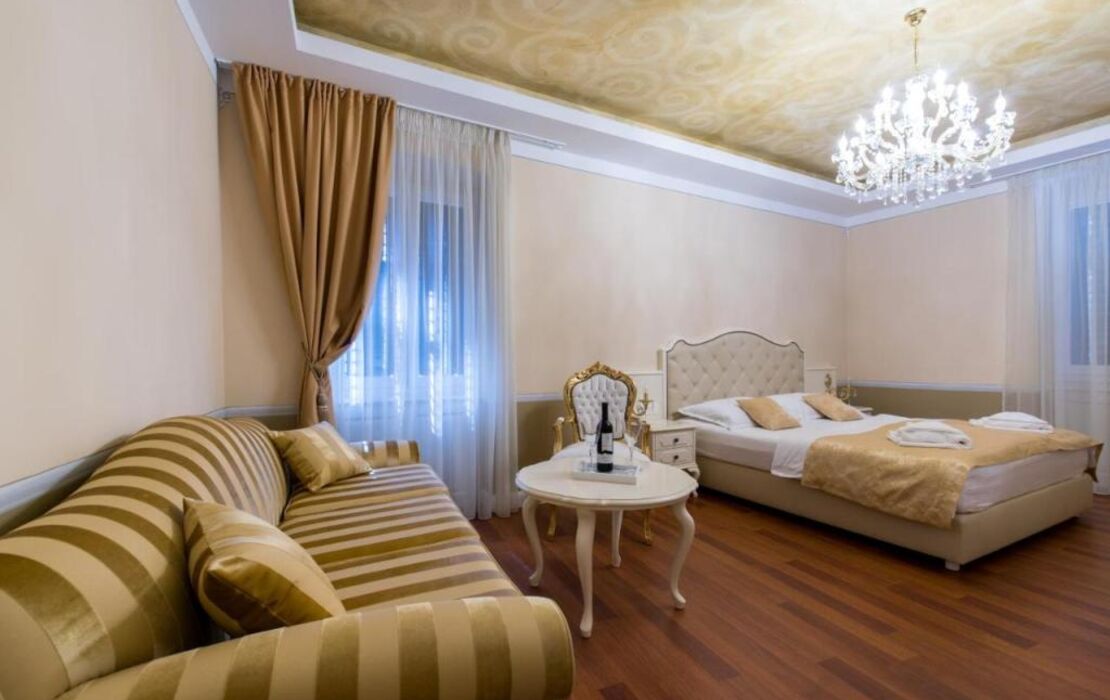 Central Square Heritage Hotel