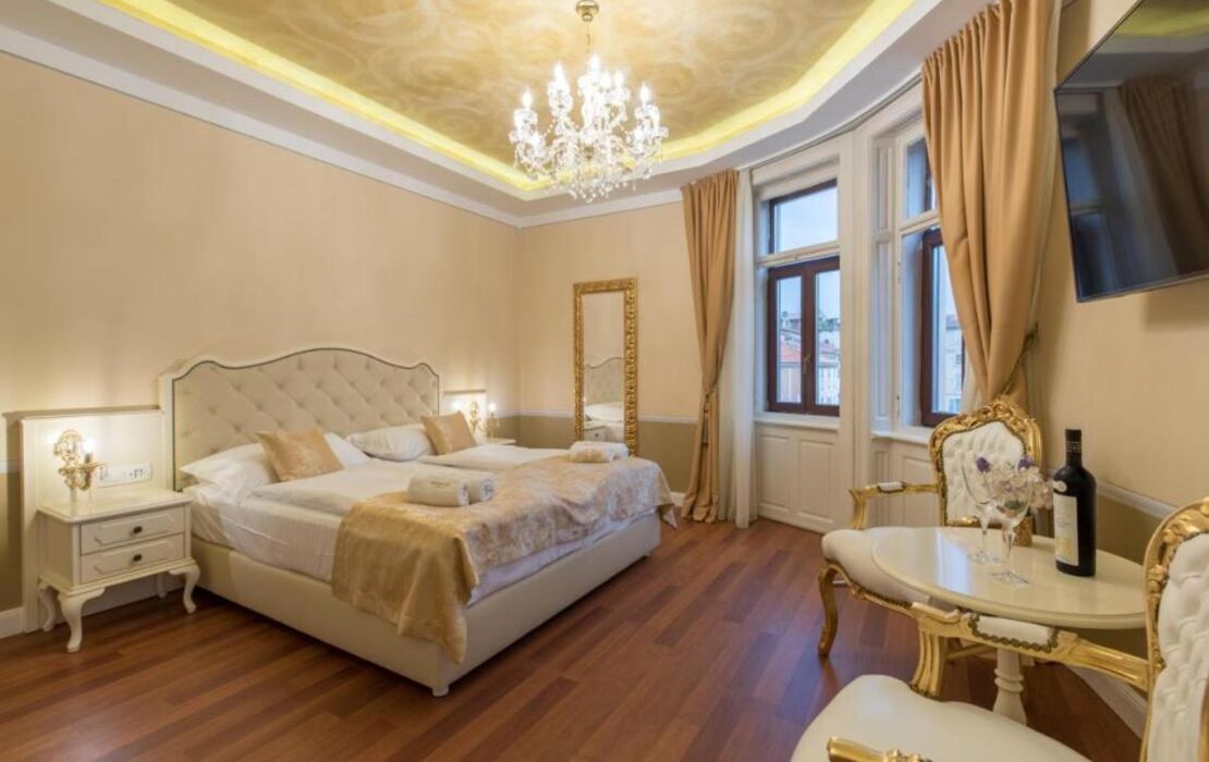 Central Square Heritage Hotel