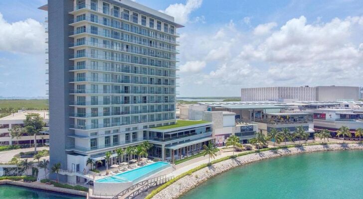 Renaissance Cancun Resort & Marina