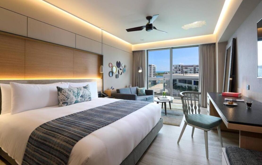 Renaissance Cancun Resort & Marina