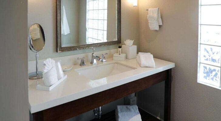 Almond Tree Inn - Adults Only