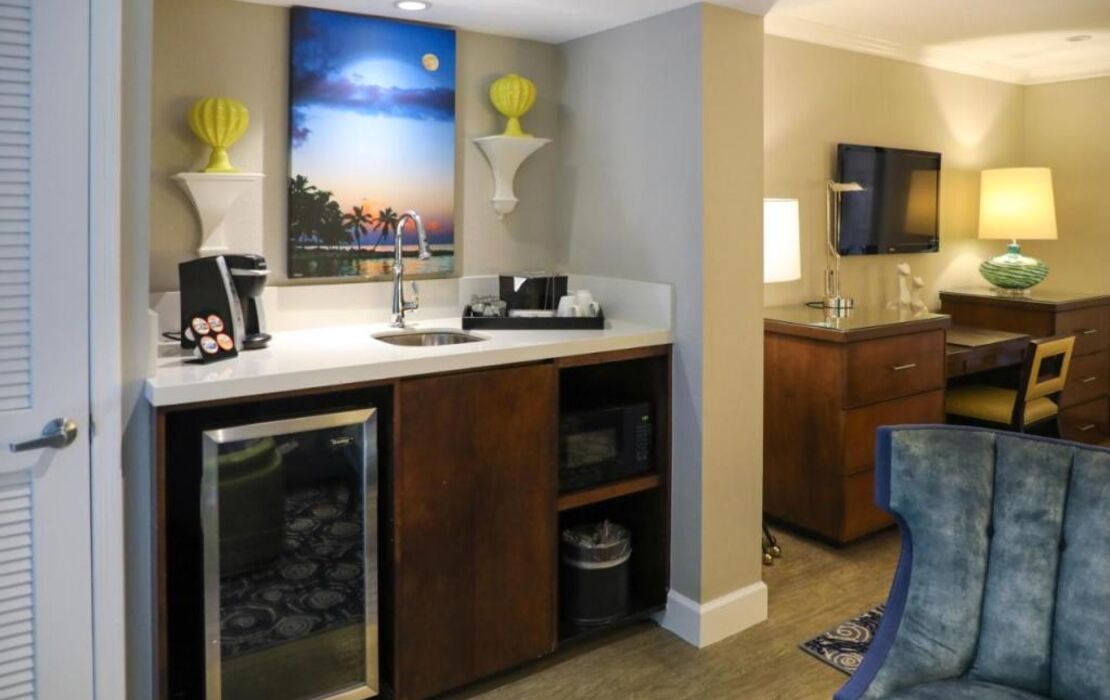 Almond Tree Inn - Adults Only