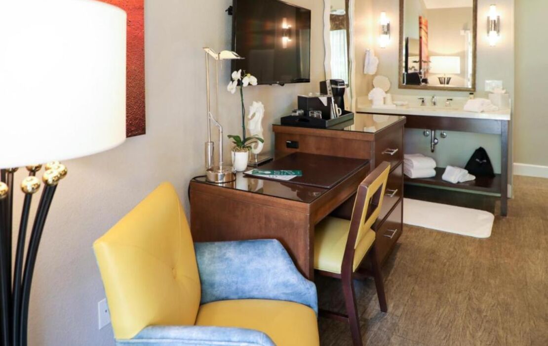 Almond Tree Inn - Adults Only