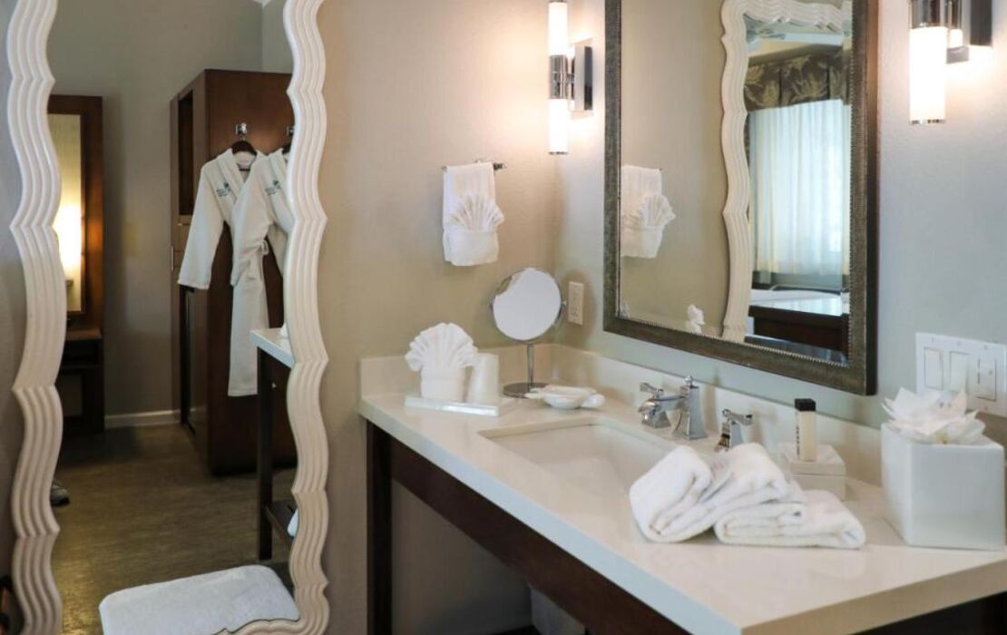 Almond Tree Inn - Adults Only