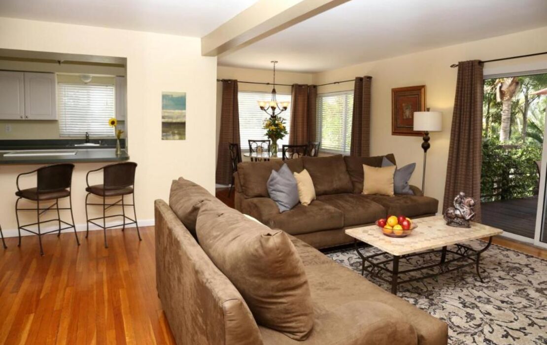 The Cabanas Guesthouse & Spa - Gay Resort catering to Gay Men