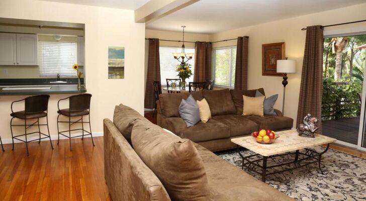 The Cabanas Guesthouse & Spa - Gay Resort catering to Gay Men