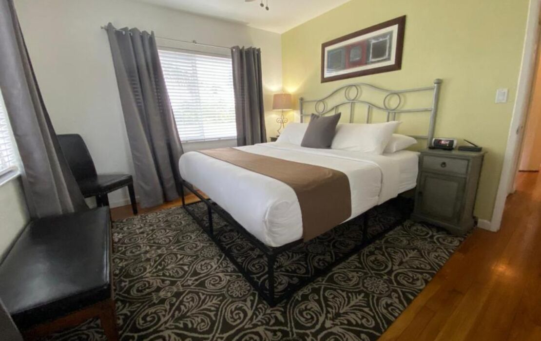 The Cabanas Guesthouse & Spa - Gay Resort catering to Gay Men