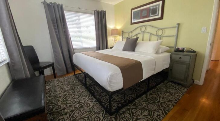 The Cabanas Guesthouse & Spa - Gay Resort catering to Gay Men