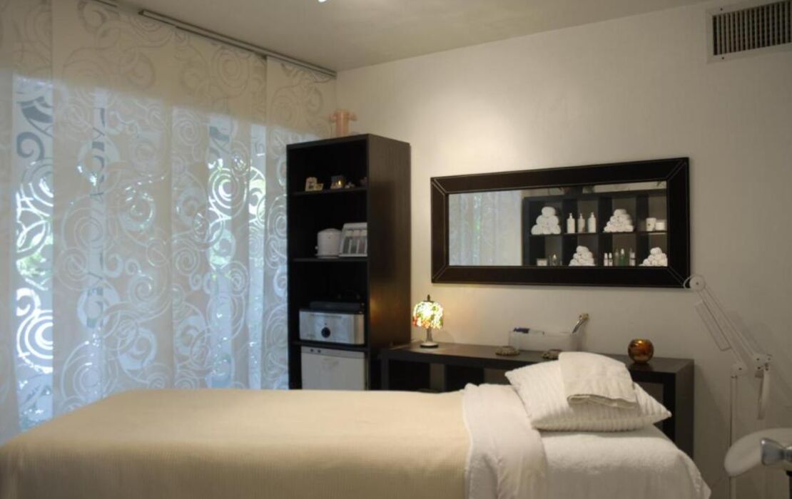 The Cabanas Guesthouse & Spa - Gay Resort catering to Gay Men